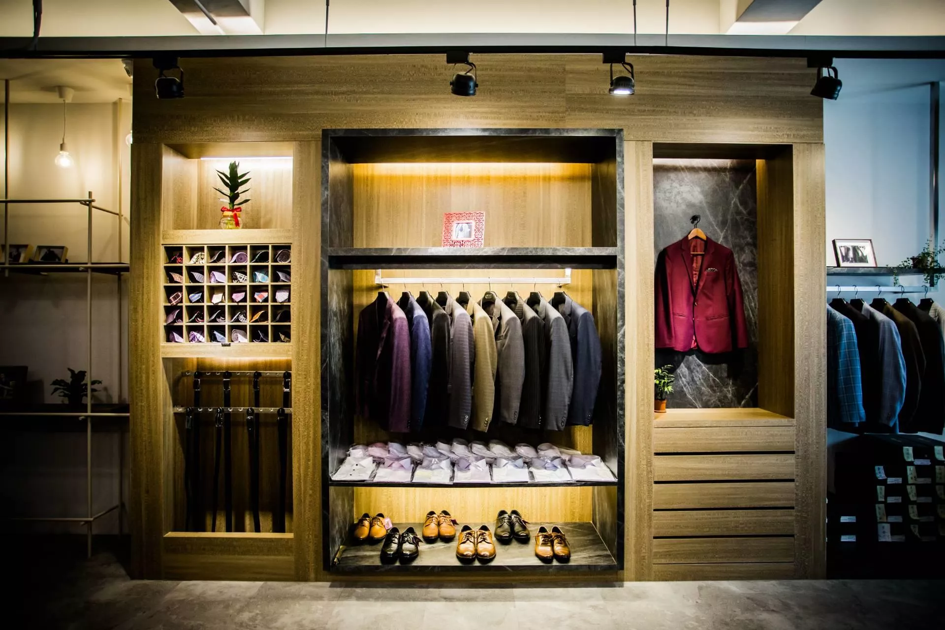 【店面實景】-拓元西服(1).JPG-店面實景